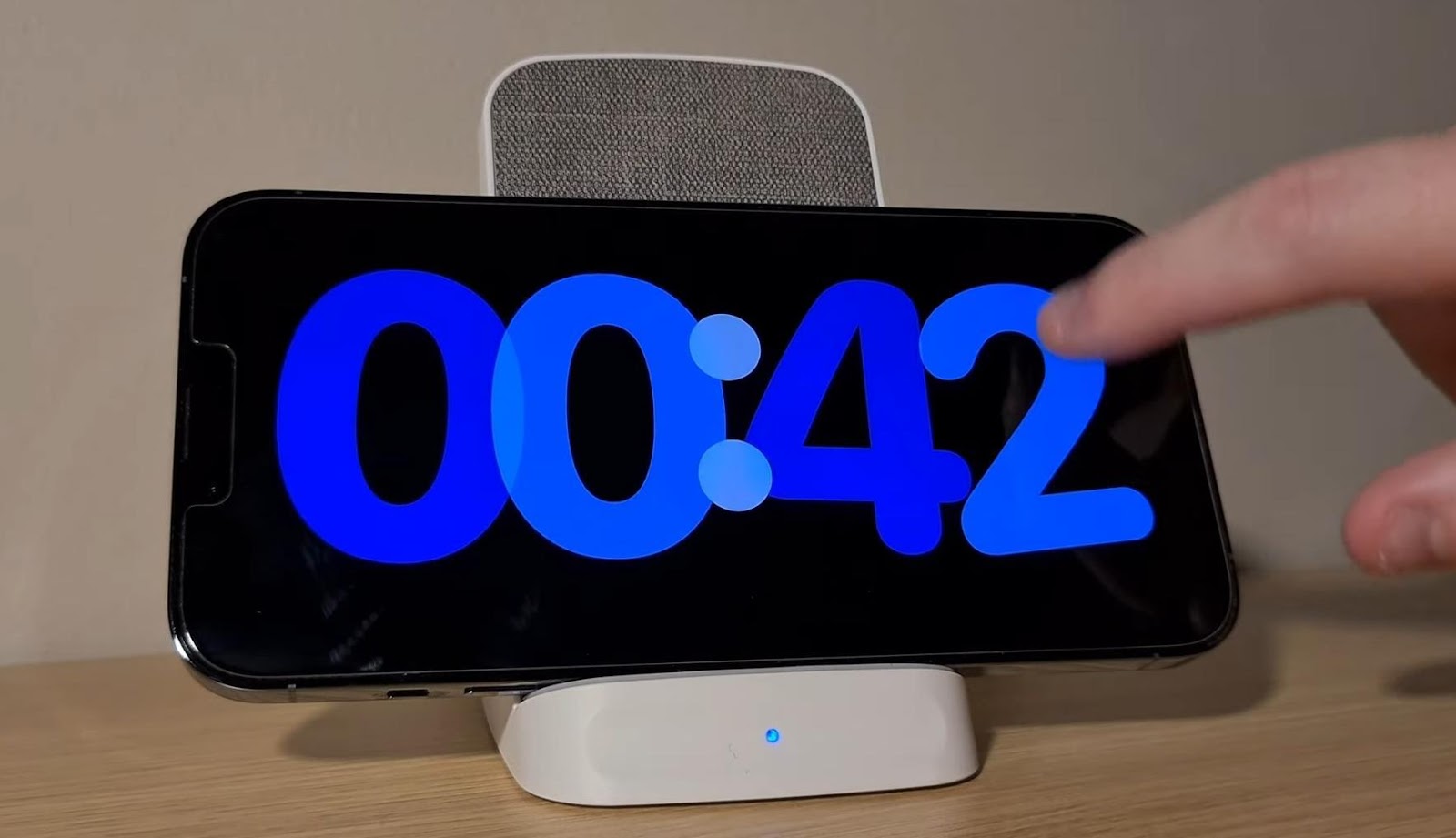 Customize Full-Screen Clock